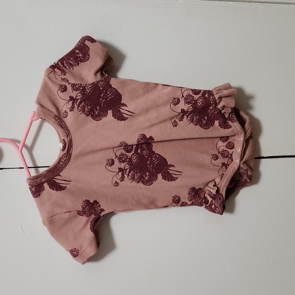 BUNDLE KQ Ruffle Legs - Picture 3 of 4